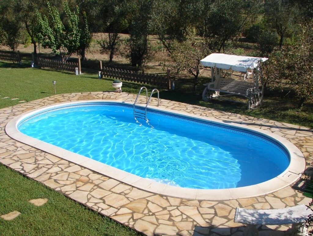 Piscina in lamiera ovale
