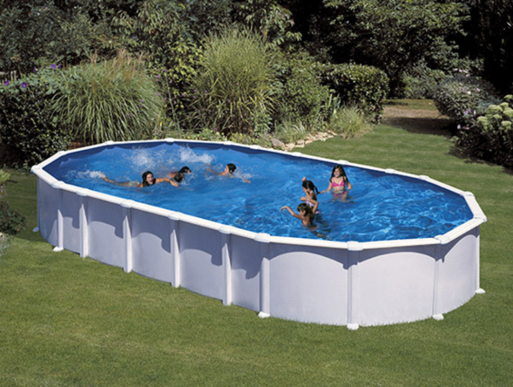 piscina ovale bianca senza contrafforti