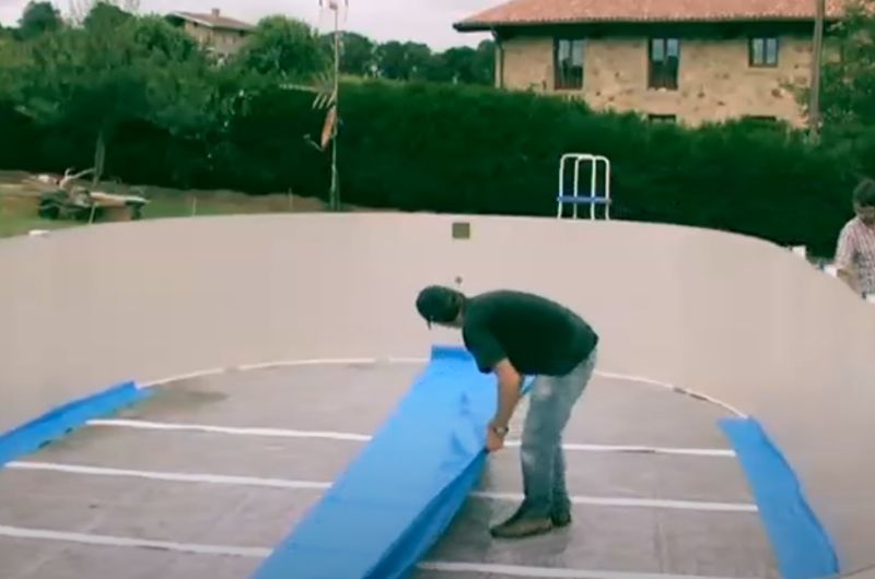 rivestimento piscina fai da te ovale con zanche
